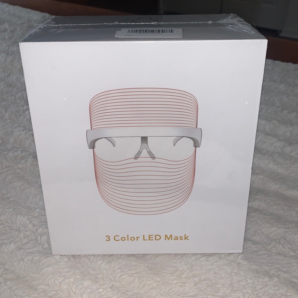 LED Face Mask (Light Beauty Treatment)